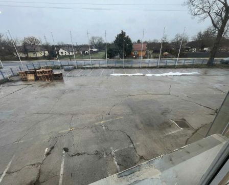 Eladó Üzlethelyiség 6000 Kecskemét Két szintes üzletház saját telekkel