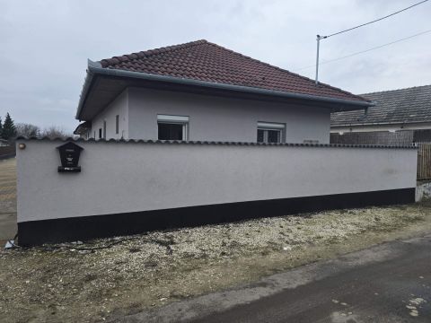Eladó Ház 2370 Dabas 