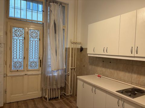 Eladó Lakás 1051 Budapest 5. kerület 