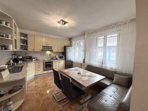 Eladó Lakás 1042 Budapest 4. kerület 