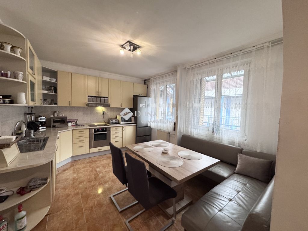 1042 Budapest 4. kerület — 1/21