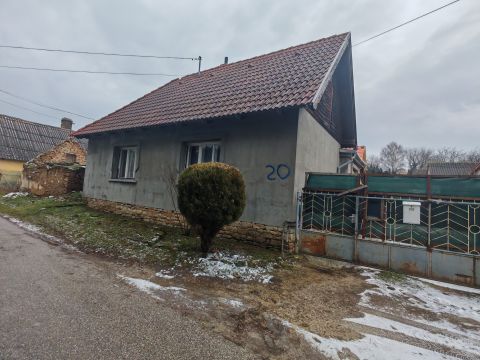 Eladó Ház 8373 Rezi 