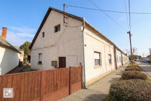 Eladó Ház 7200 Dombóvár 