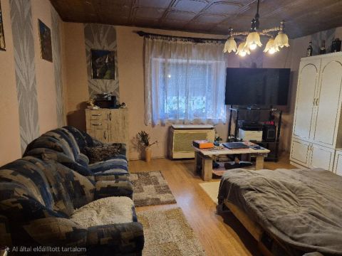 Eladó Ház 2423 Daruszentmiklós , 2423 Daruszentmiklós, autópálya mellett