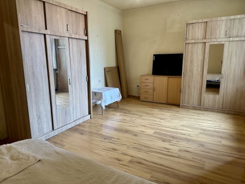 Eladó Lakás 1105 Budapest 10. kerület , Liftes házban 40 nm nagyságú felújított lakás eladó!