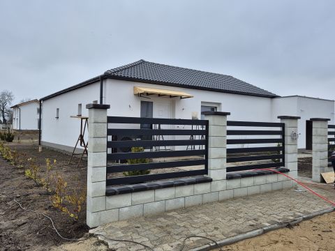 Eladó Ház 2134 Sződ 