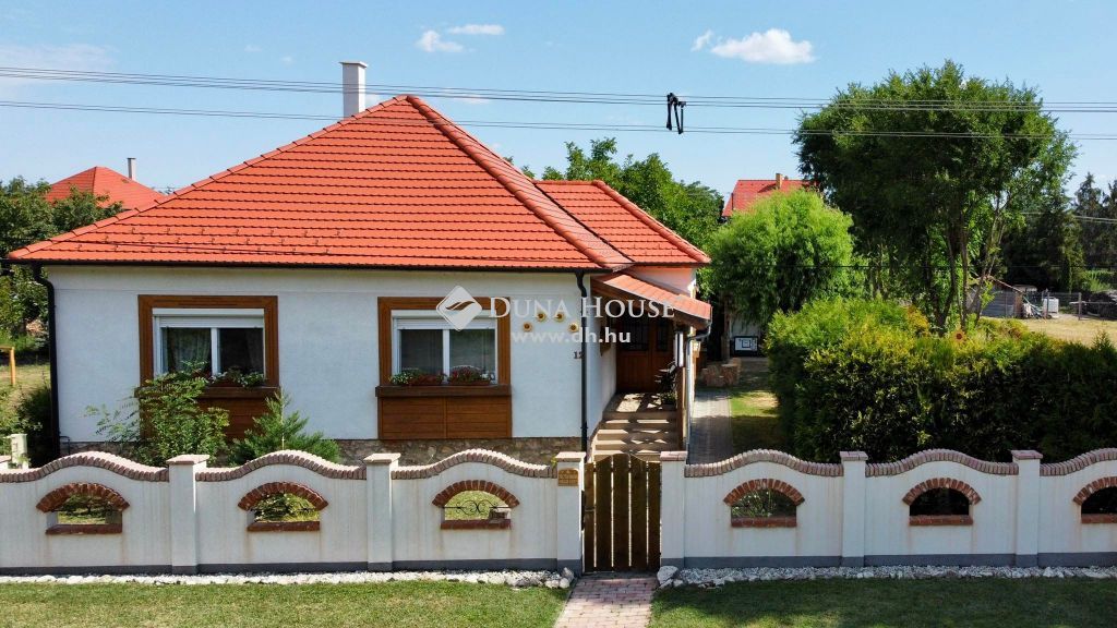 8431 Bakonyszentlászló , ELADÓ BEJÁRATOTT VENDÉGHÁZ A BAKONY SZÍVÉBEN! — 1/32