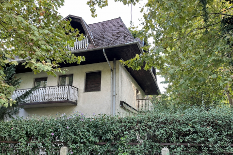 Eladó Ház 8600 Siófok , Siófokon belső 3 szintes ház közel a Balatonhoz, csendes utc