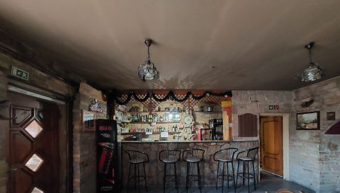 Eladó Vendéglátás 8145 Nádasdladány Nádasdy-kastély mellett 200 nm-es vendéglő