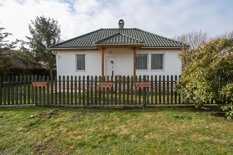 Eladó Ház 8083 Csákvár 