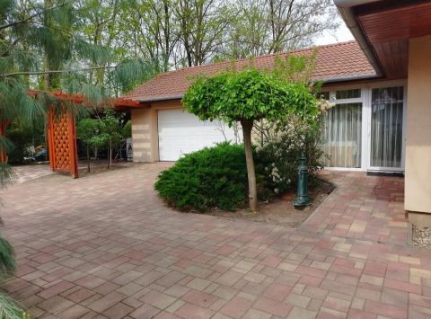 Eladó Ház 2376 Hernád NAPPALI + 4 SZOBÁS CSALÁDI HÁZ, DUPLA GARÁZZSAL