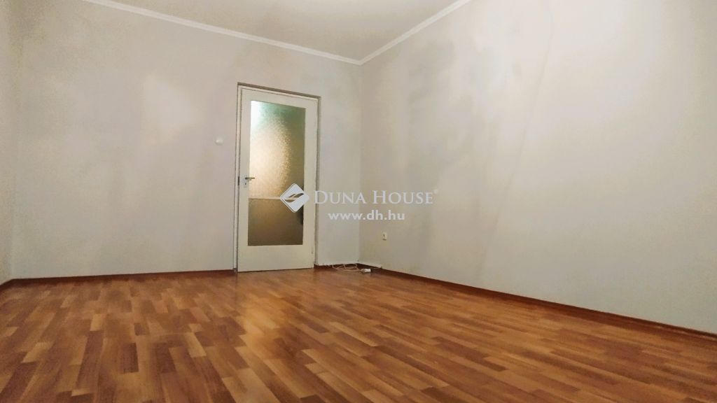9023 Győr , Adyvárosban a családi házas övezet mellett — 1/14