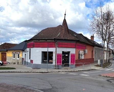 Eladó Üzlethelyiség 2500 Esztergom 