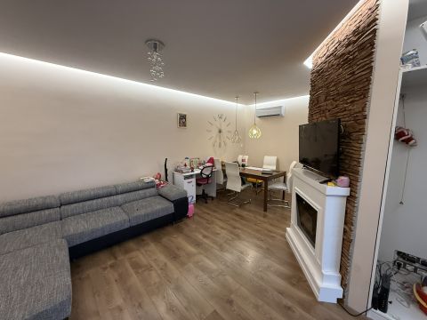 Eladó Ház 2225 Üllő , Felújított állapotú, csendes környéken