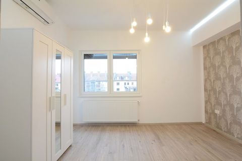 Kiadó Lakás 6000 Kecskemét Jókai utcán felújított, ERKÉLYES lakás kiadó