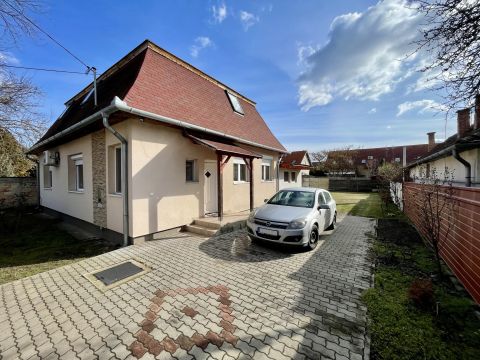 Eladó Ház 2330 Dunaharaszti Csendes, átmenő forgalomtól mentes utcában