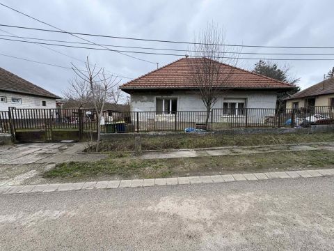 Eladó Ház 2244 Úri , Úri