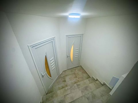 Eladó Iroda 1096 Budapest 9. kerület , Felújított Garzon