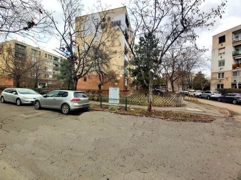 Eladó Lakás 1044 Budapest 4. kerület Budapest 4.ker.Négyemeletes házban, 2.em. 2 szobás lakás!