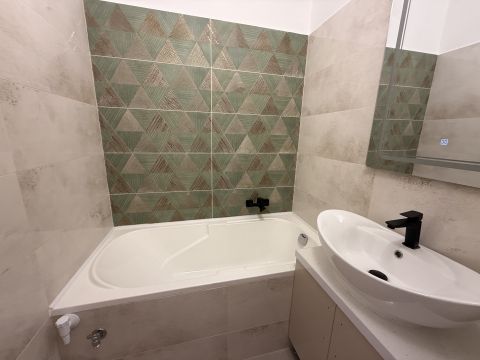 Eladó Lakás 7624 Pécs POTE-től 300m-re felújított 3 szobás lakás