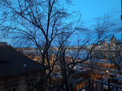 Kiadó Lakás 1011 Budapest 1. kerület , Parlamentre néző, frissen felújított, polgári lakás 