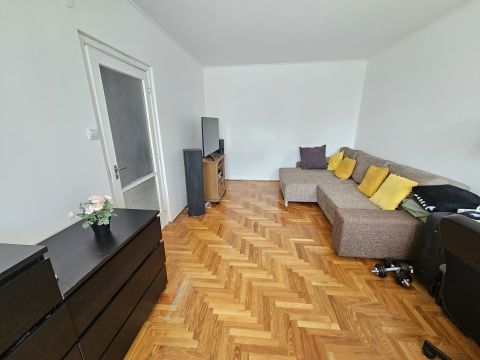 Eladó Lakás 1033 Budapest 3. kerület 