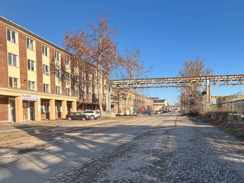Eladó Ipari 1211 Budapest 21. kerület Csepel-gyártelepen, központi helyen
