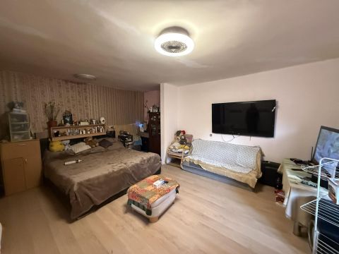 Eladó Lakás 9200 Mosonmagyaróvár , Szent István király út közelében