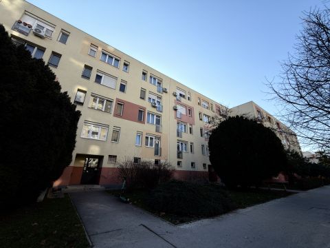 Eladó Lakás 1184 Budapest 18. kerület , Teljesen felújított cseneden, napfényes lakás