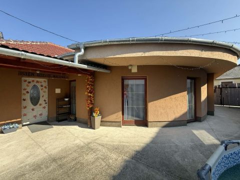 Eladó Ház 6085 Fülöpszállás FALUSI CSOK-ra és HITELRE alkalmas, RENDEZETT CSALÁDI HÁZ