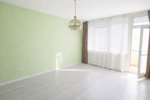 Eladó Lakás 6000 Kecskemét , Kecskemét 2 szobás erkélyes lakás belváros