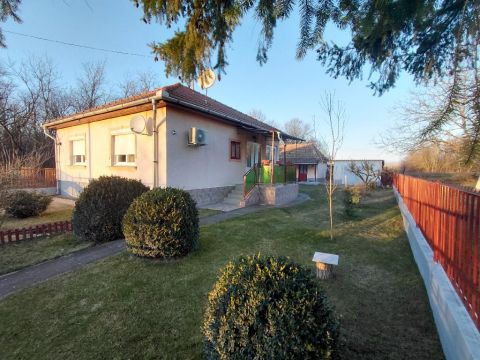 Eladó Ház 5100 Jászberény 5100 Jászberény, Külterület