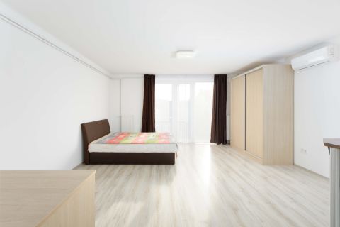 Eladó Lakás 9200 Mosonmagyaróvár Várkert Kávézó