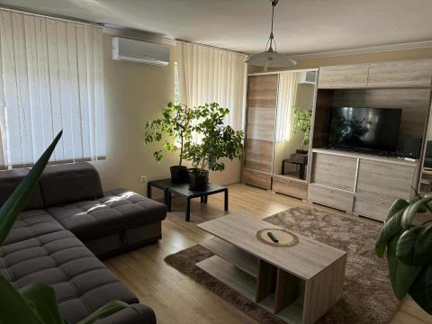 Eladó Ház 4150 Püspökladány , Családi ház vállalkozás céljára is alkalmas helyiségekkel