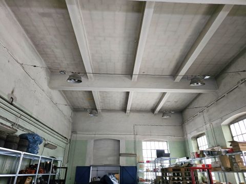 Kiadó Tároló/Raktár 7622 Pécs , Belvárosban 230 nm raktár/üzem