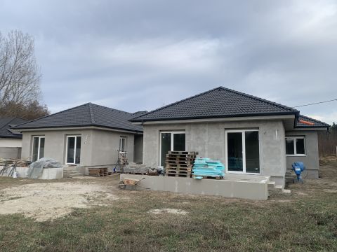 Eladó Ház 2113 Erdőkertes , Erdőkertes nincs utca 