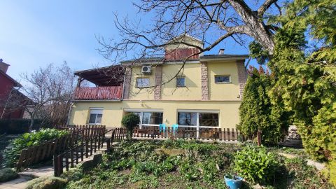 Eladó Ház 2000 Szentendre , Boldogtanya