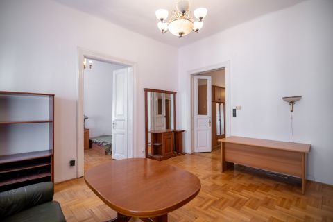 Eladó Lakás 1066 Budapest 6. kerület 