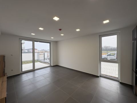 Kiadó Lakás 9061 Vámosszabadi 