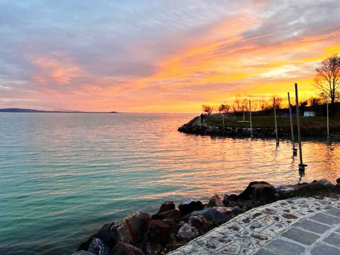 Eladó Ház 8251 Zánka , Iskola utca közelében.