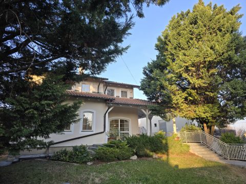 Eladó Ház 2030 Érd EGYEDI ENTERIŐR