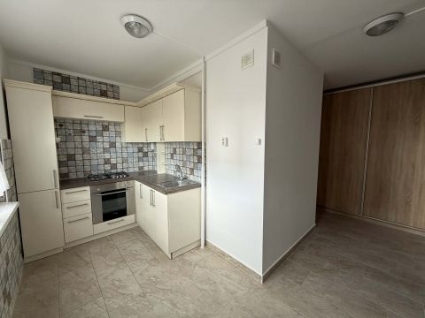 Eladó Lakás 6000 Kecskemét , Széchenyiváros – felújított, 2 szobás lakás eladó