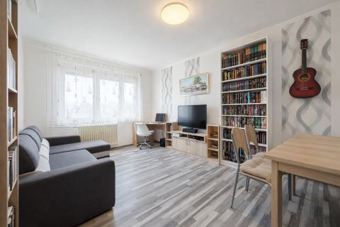 Eladó Lakás 8000 Székesfehérvár 