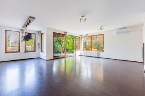 Kiadó Ház 1029 Budapest 2. kerület Francia iskolától sétatávra, azonnal költözhető 