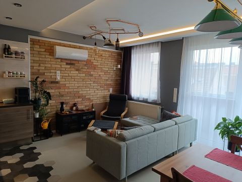 Eladó Lakás 1086 Budapest 8. kerület , lujza utca