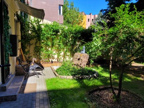 Eladó Lakás 1133 Budapest 13. kerület , Belváros, csend, intim kert, prémium beltér a Thurzó parknál