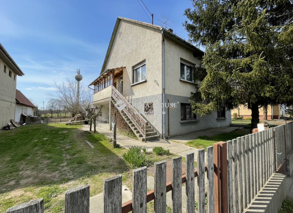 7056 Szedres , Nagyméretű családiház — 1/26