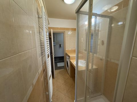 Eladó Lakás 7629 Pécs Komlói út elején eladó felújított lakás! 