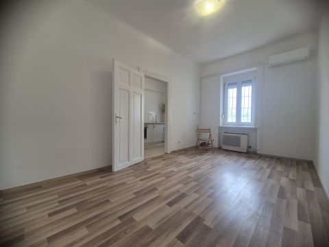 Eladó Lakás 1036 Budapest 3. kerület , AZONNAL költözhető GARZON Óbudán