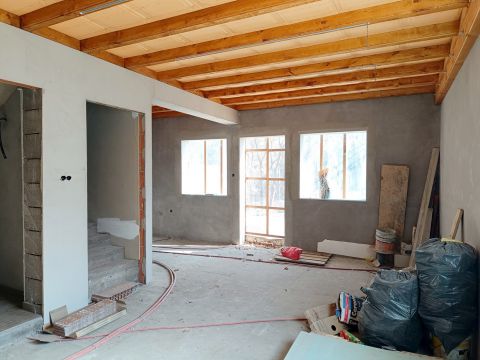 Eladó Ház 6000 Kecskemét , Kecskemét-Borbáson eladó befejezésre váró családi ház